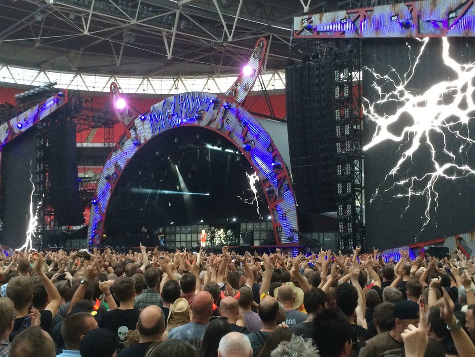 acdc_wembley_family_2015-07-04 20-57-54
